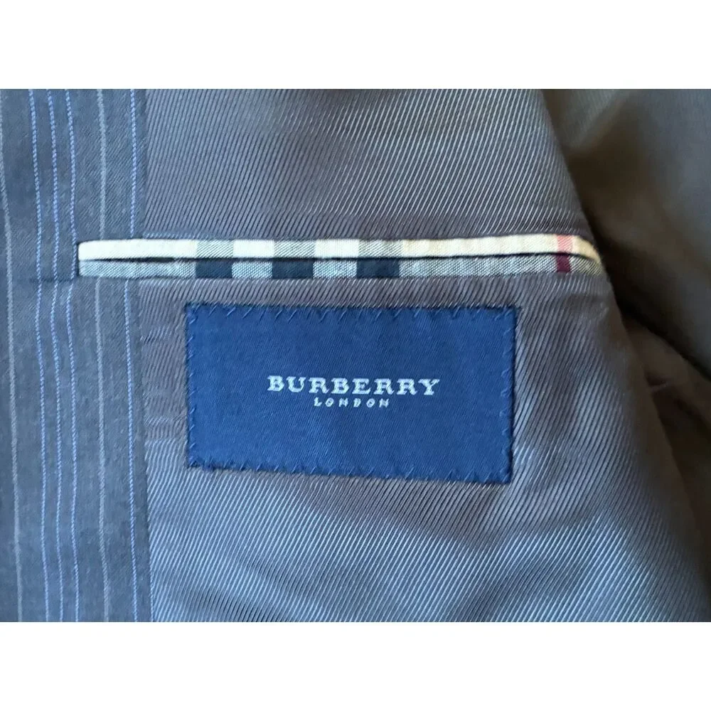 Burberry London Gray 100% Wool Stripe Blazer Sports Coat Jacket   Mens Size 46R